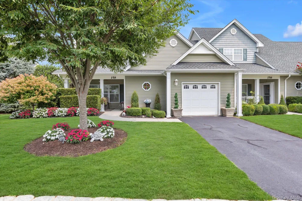 158 Stoneleigh Drive Riverhead, NY 11901