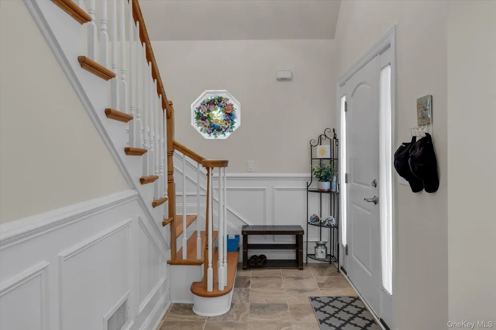 158 Stoneleigh Drive Riverhead, NY 11901