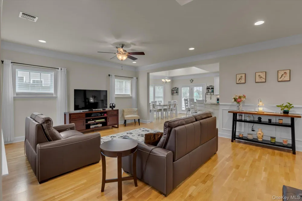 158 Stoneleigh Drive Riverhead, NY 11901