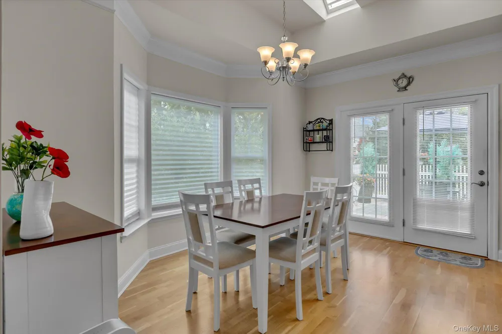 158 Stoneleigh Drive Riverhead, NY 11901