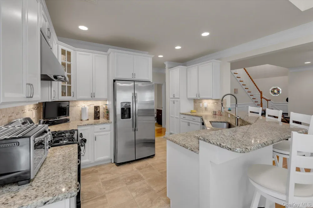 158 Stoneleigh Drive Riverhead, NY 11901