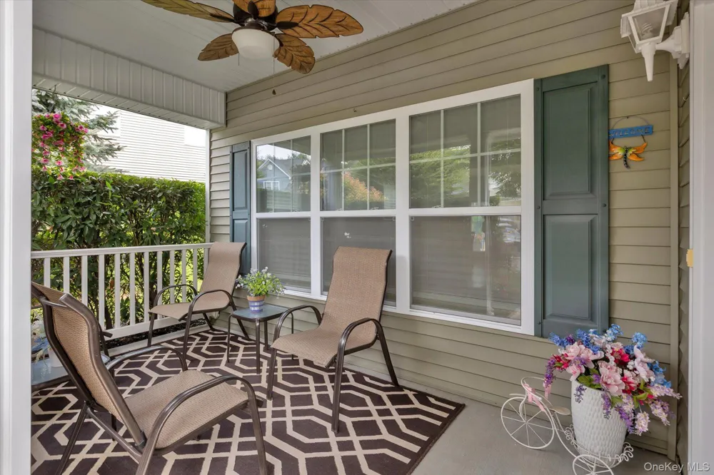 158 Stoneleigh Drive Riverhead, NY 11901