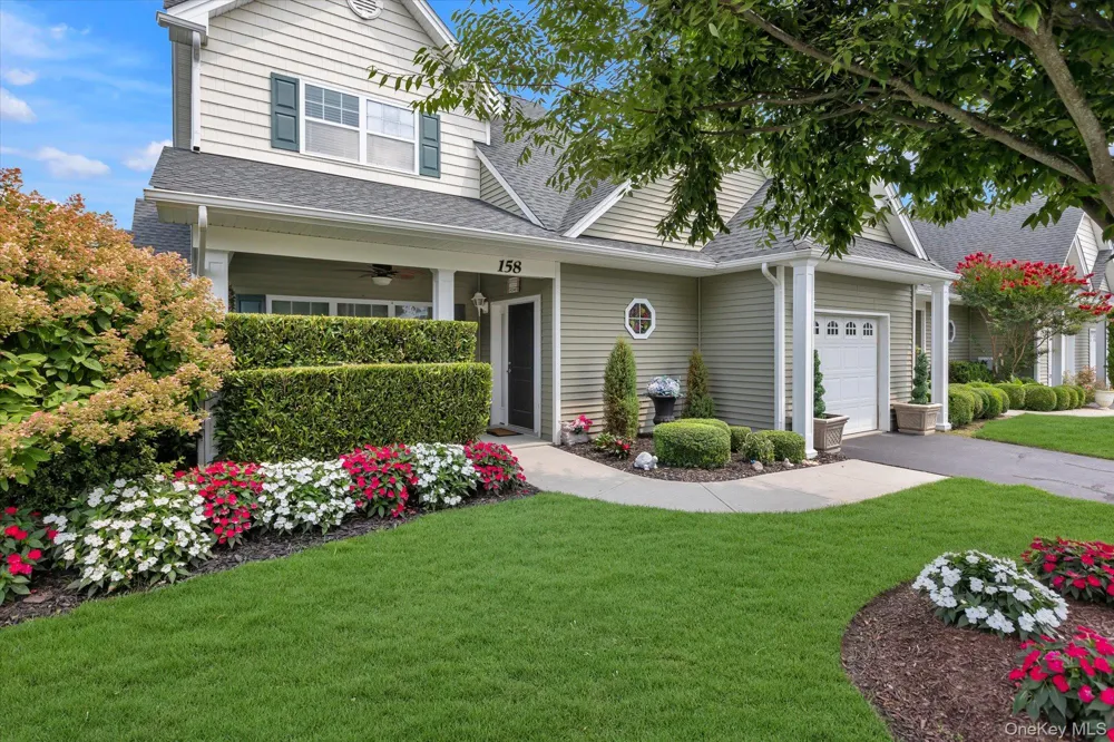 158 Stoneleigh Drive Riverhead, NY 11901