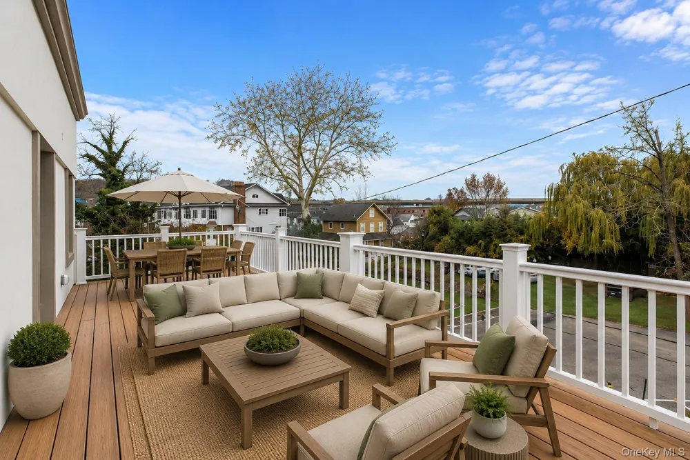 1431 Old Northern Boulevard #5 Roslyn, NY 11576