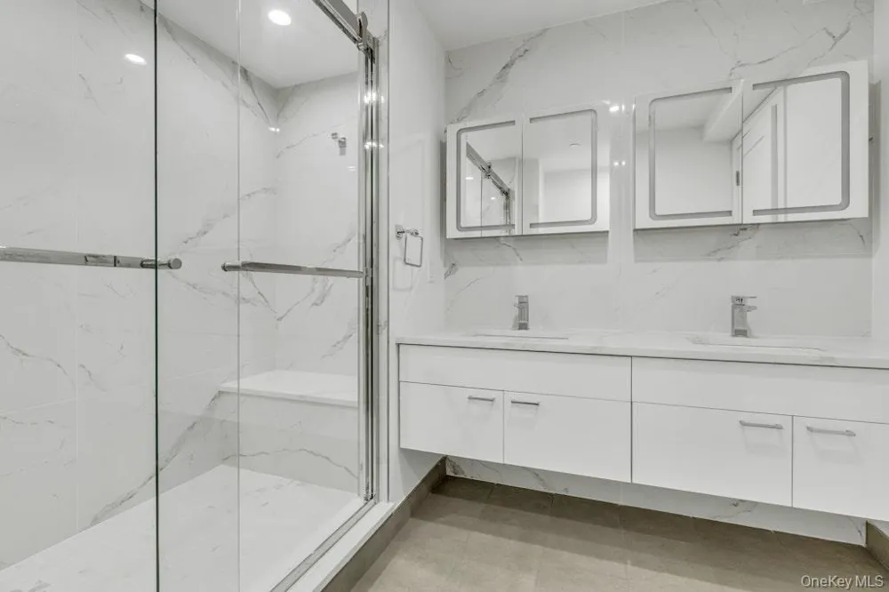 1431 Old Northern Boulevard #5 Roslyn, NY 11576