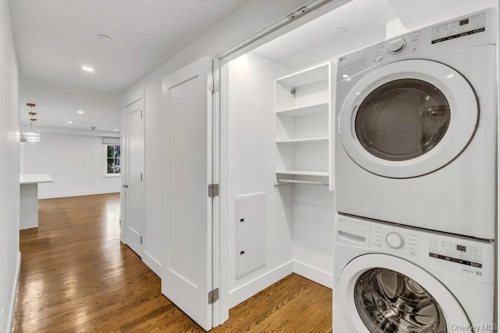 1431 Old Northern Boulevard #5 Roslyn, NY 11576