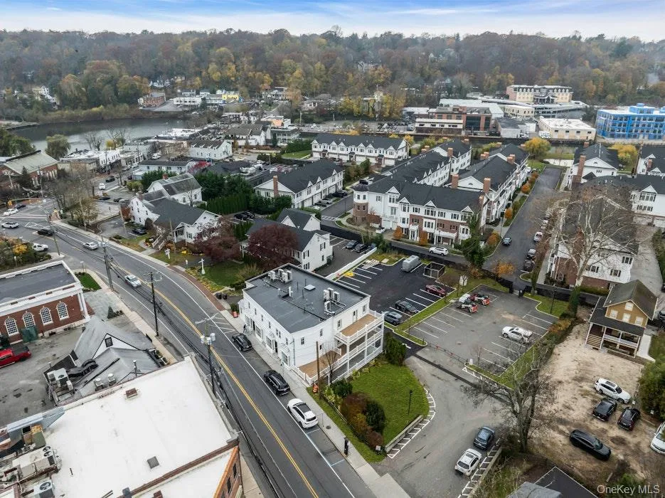 1431 Old Northern Boulevard #5 Roslyn, NY 11576