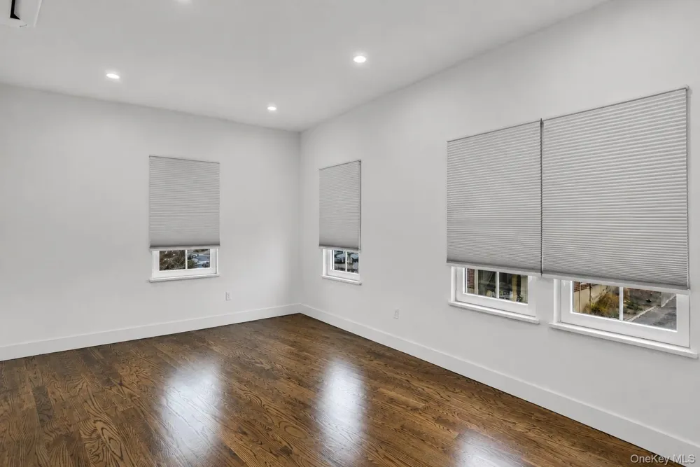 1431 Old Northern Boulevard #5 Roslyn, NY 11576