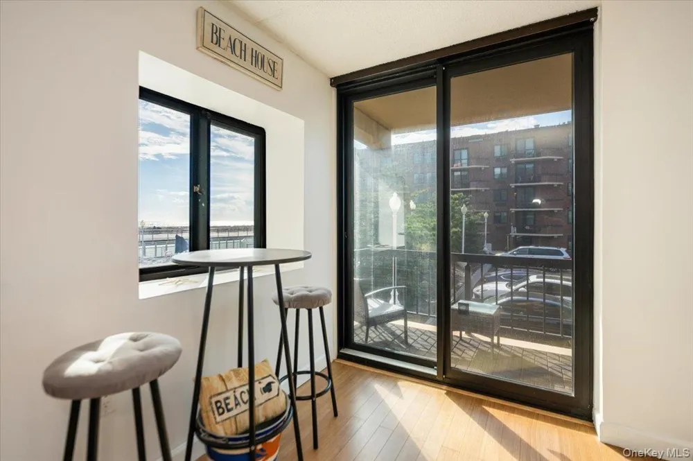 730 W Broadway #2J Long Beach, NY 11561