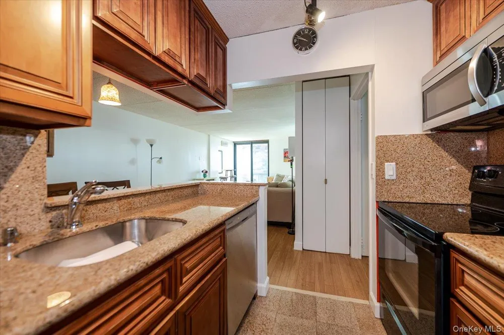 730 W Broadway #2J Long Beach, NY 11561