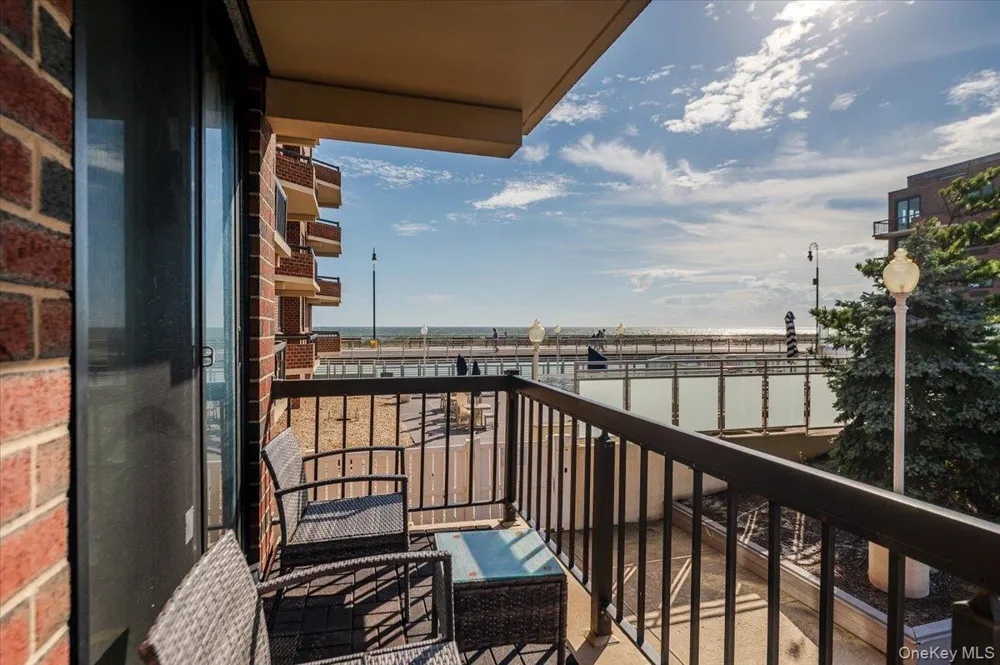 730 W Broadway #2J Long Beach, NY 11561