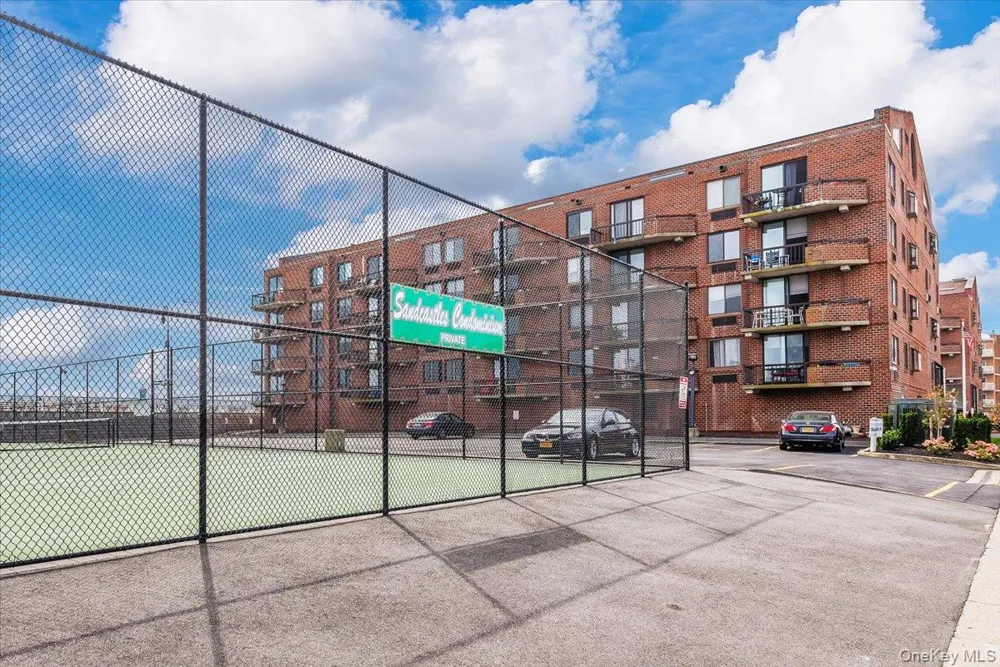 730 W Broadway #2J Long Beach, NY 11561