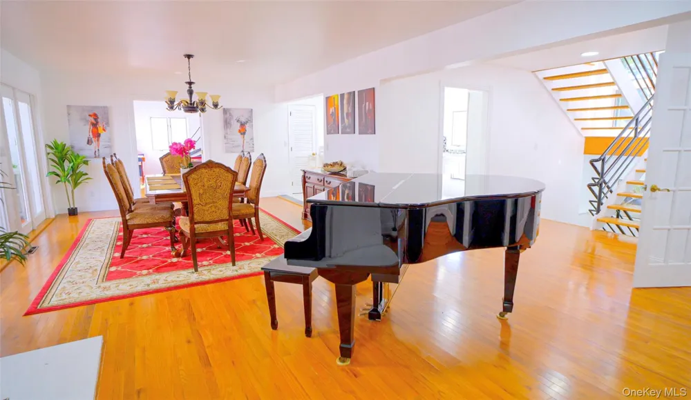 19 Bay Woods Drive Hampton Bays, NY 11946