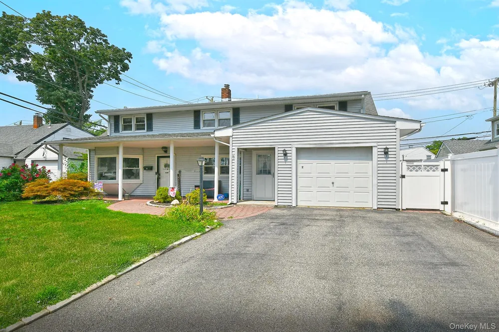 53 Periwinkle Road Levittown, NY 11756