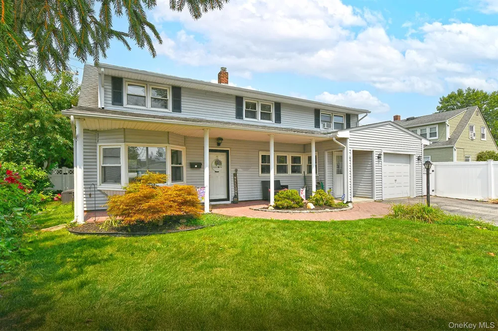 53 Periwinkle Road Levittown, NY 11756