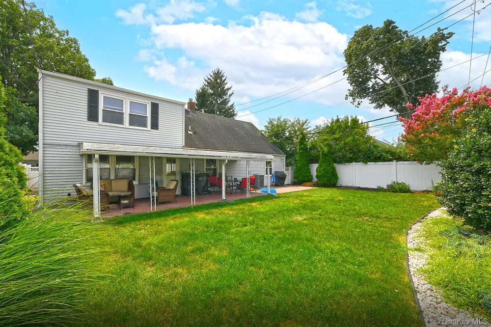 53 Periwinkle Road Levittown, NY 11756