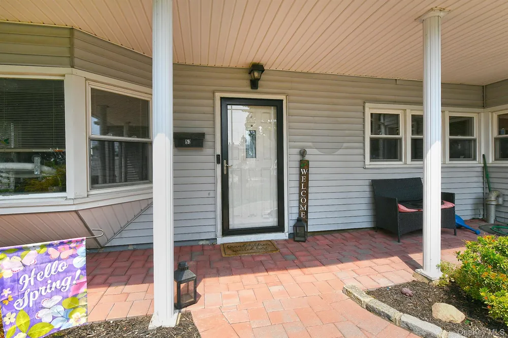 53 Periwinkle Road Levittown, NY 11756