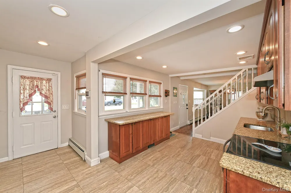 53 Periwinkle Road Levittown, NY 11756