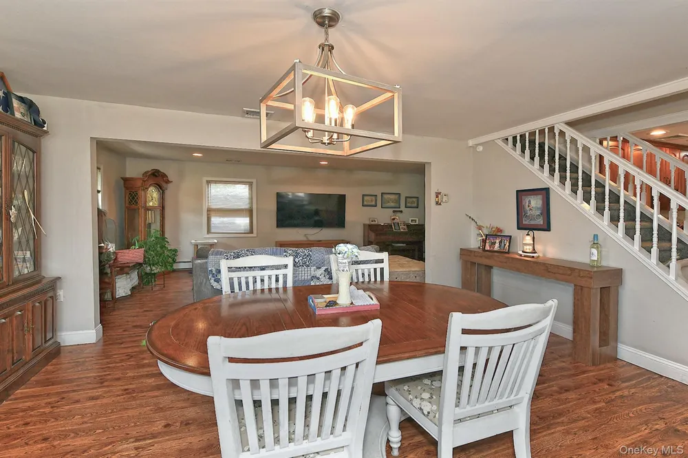 53 Periwinkle Road Levittown, NY 11756