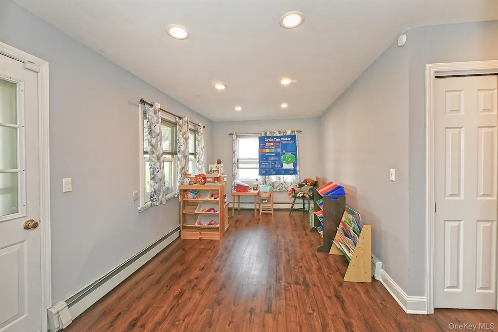 53 Periwinkle Road Levittown, NY 11756