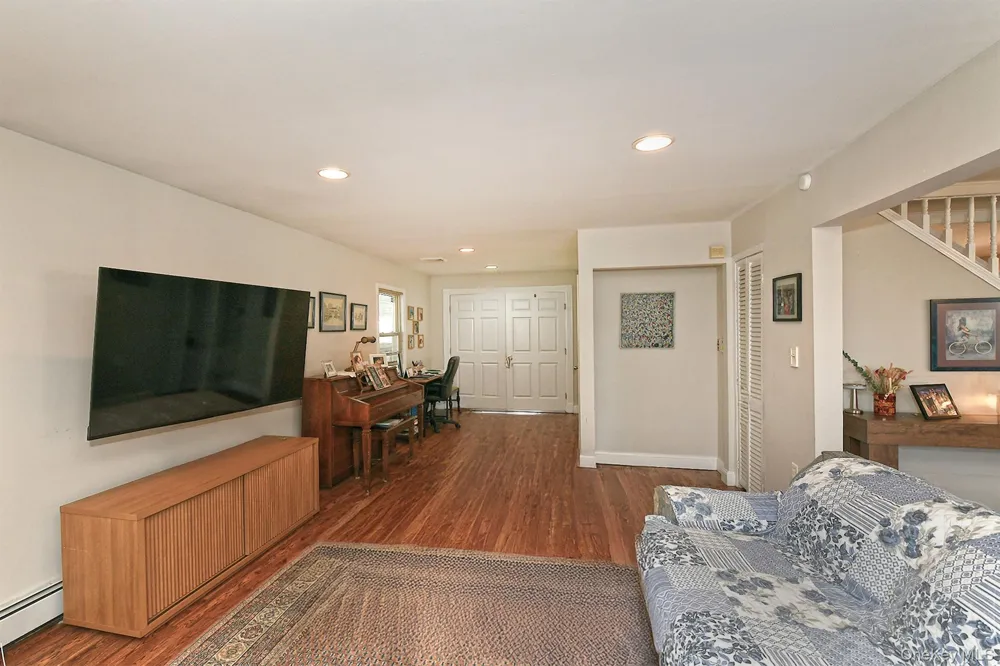53 Periwinkle Road Levittown, NY 11756