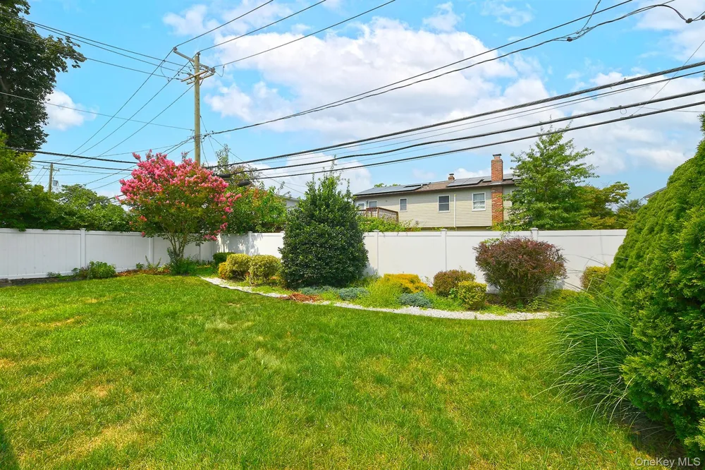 53 Periwinkle Road Levittown, NY 11756