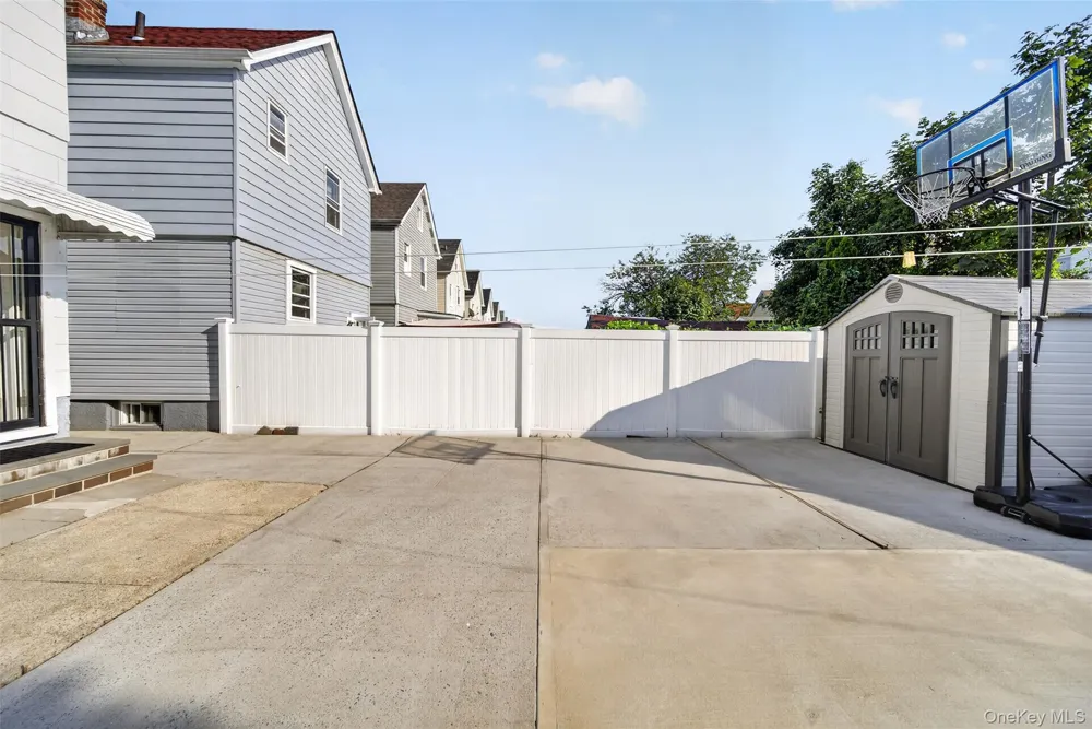 8816 204th Street Hollis, NY 11423
