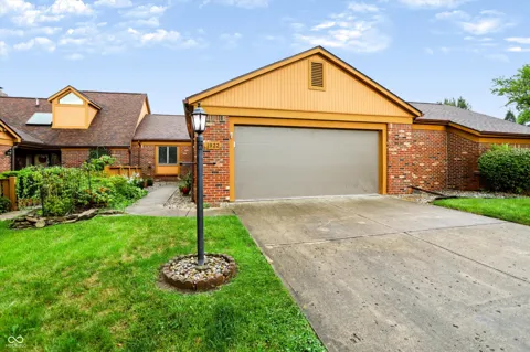 1922 Saint James Place