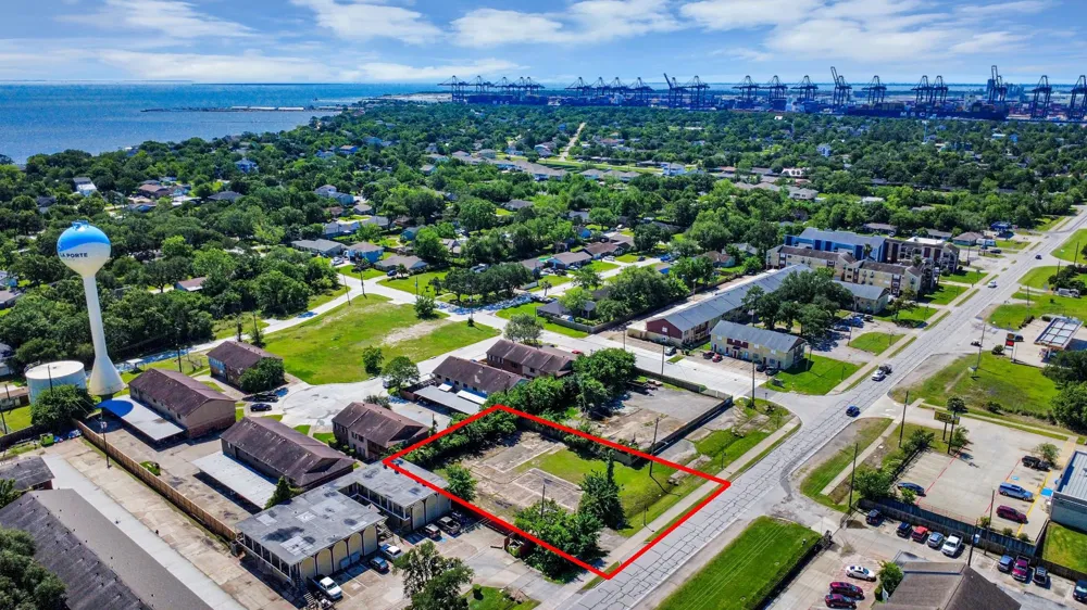 3031 Highway 146 La Porte, TX 77571