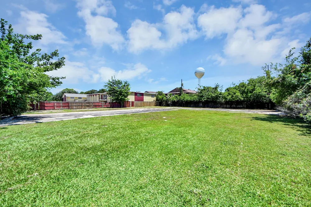 3031 Highway 146 La Porte, TX 77571