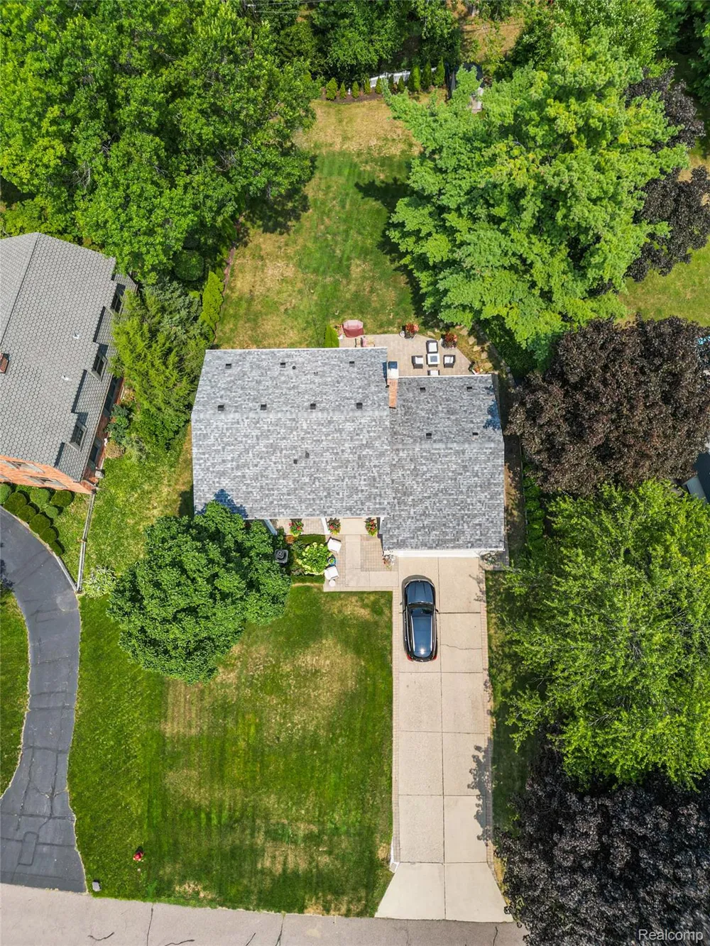 3325 Newgate Drive Troy City, MI 48084
