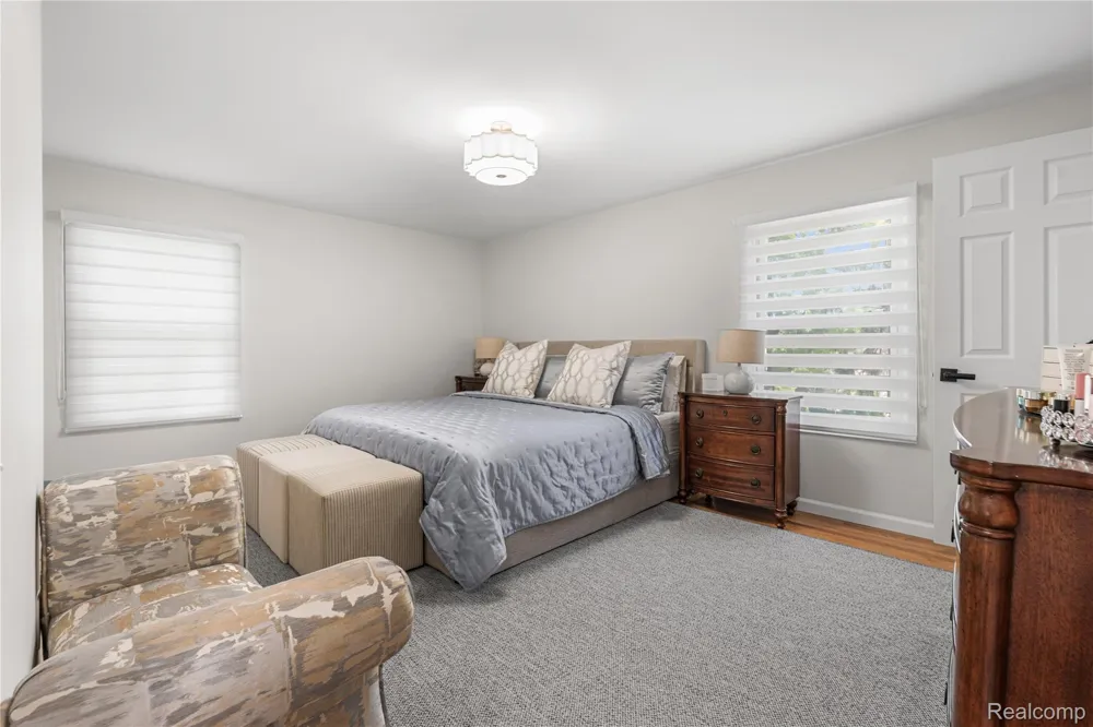 3325 Newgate Drive Troy City, MI 48084
