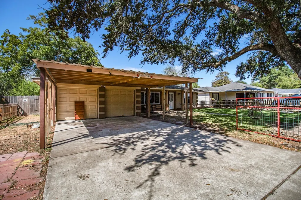 110 William Avenue Baytown, TX 77520