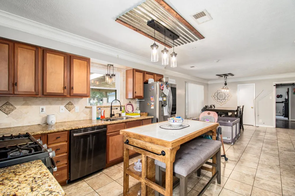 110 William Avenue Baytown, TX 77520