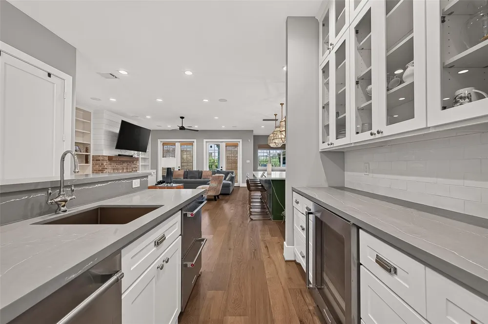 4915 Cheena Drive Houston, TX 77096