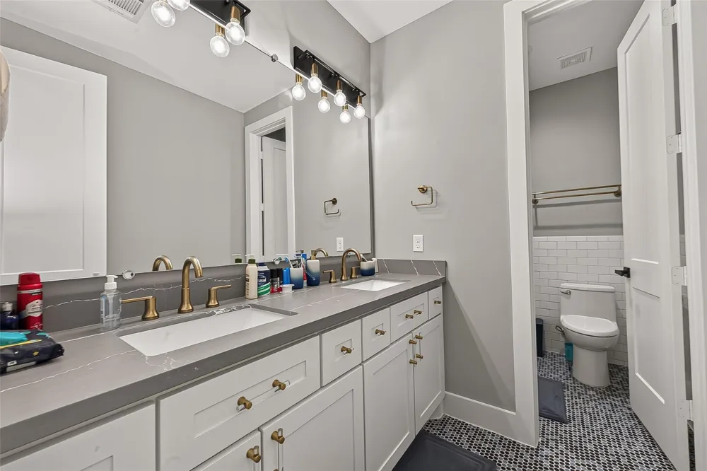 4915 Cheena Drive Houston, TX 77096