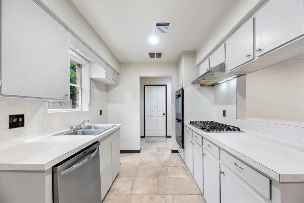 7319 Tall Pines Drive Houston, TX 77088