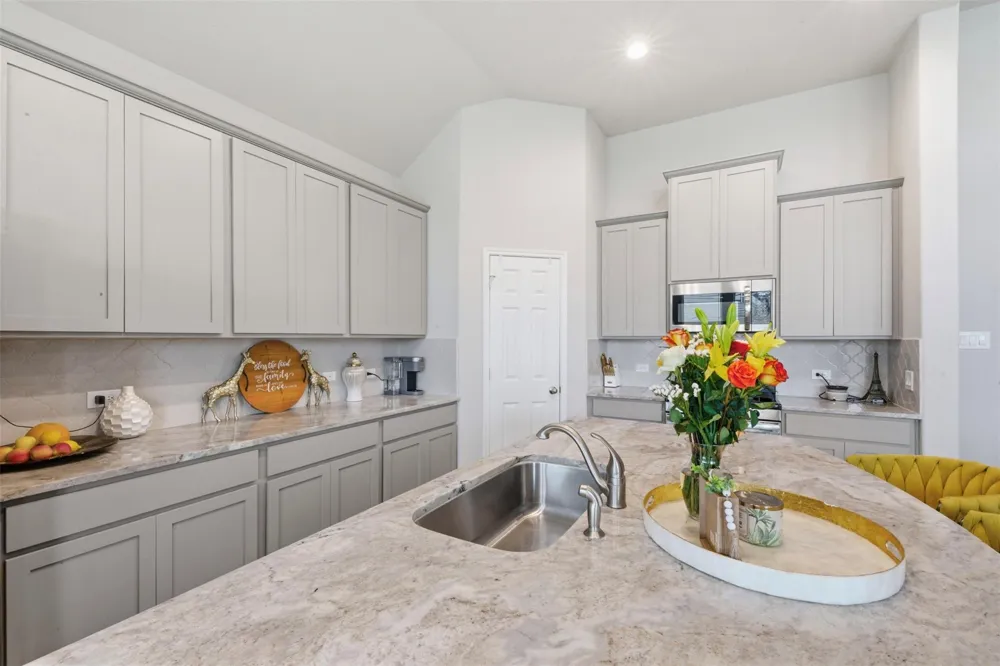 2417 Sequoia Grove Drive Rosharon, TX 77583