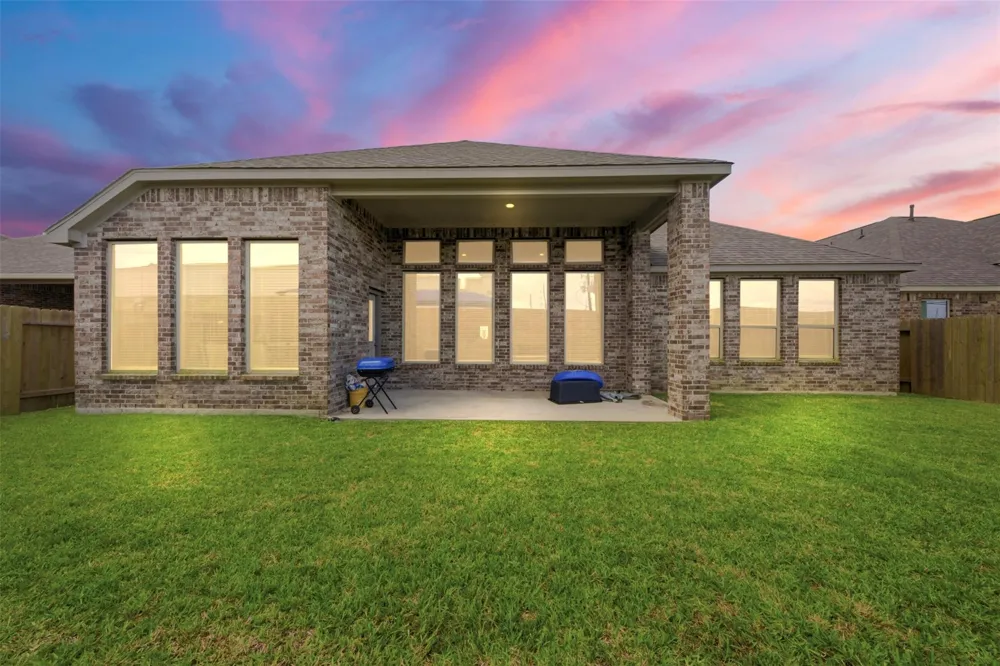 2417 Sequoia Grove Drive Rosharon, TX 77583