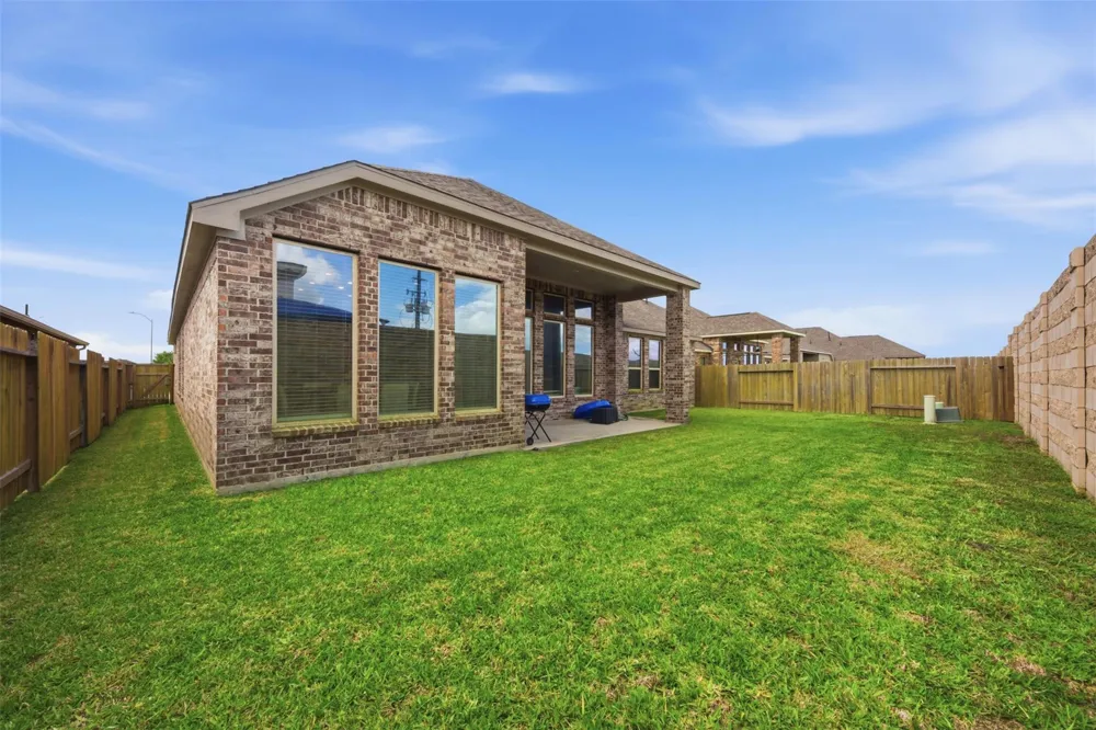 2417 Sequoia Grove Drive Rosharon, TX 77583