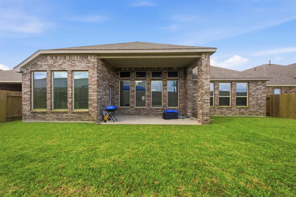 2417 Sequoia Grove Drive Rosharon, TX 77583