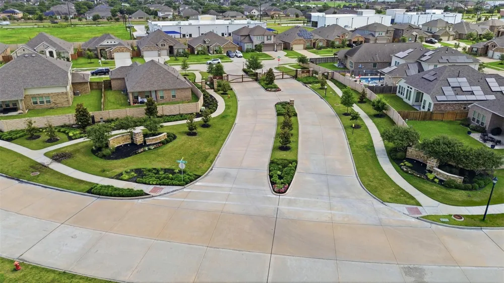 2417 Sequoia Grove Drive Rosharon, TX 77583