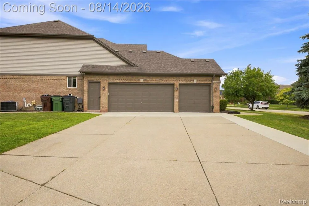 55513 Caesars Drive Shelby Charter Township, MI 48315