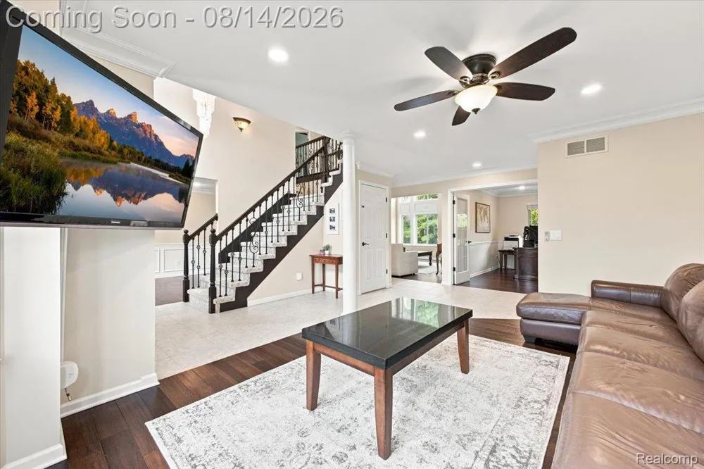 55513 Caesars Drive Shelby Charter Township, MI 48315