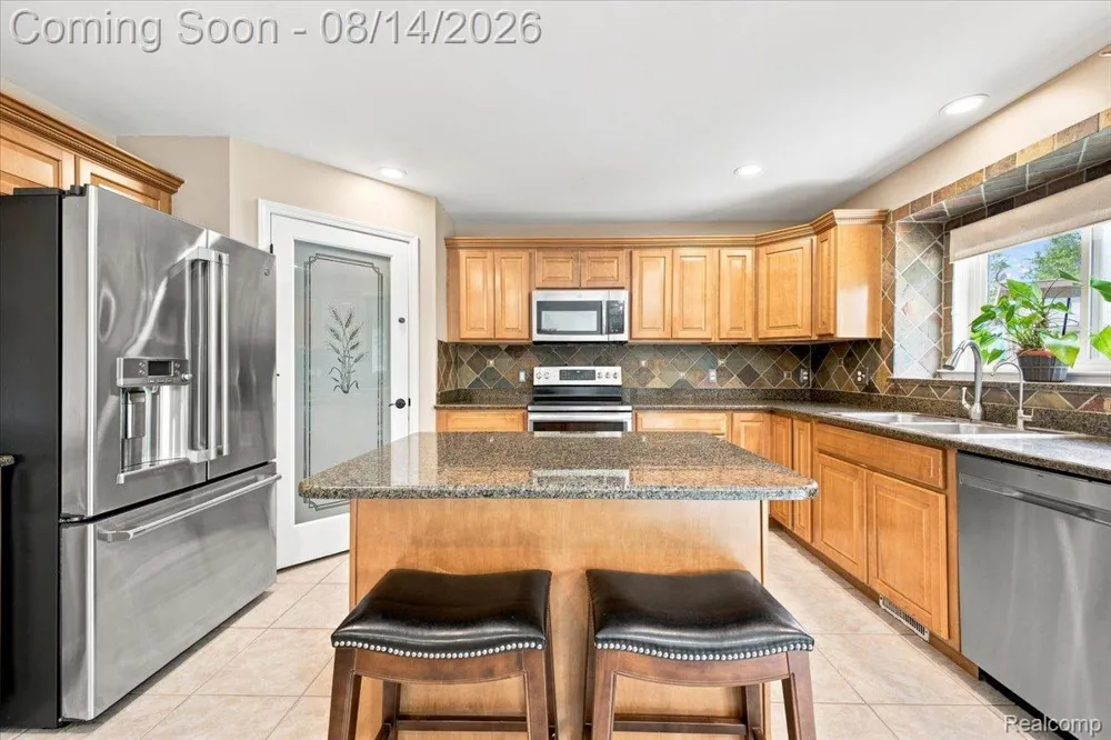 55513 Caesars Drive Shelby Charter Township, MI 48315