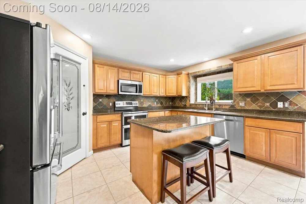 55513 Caesars Drive Shelby Charter Township, MI 48315