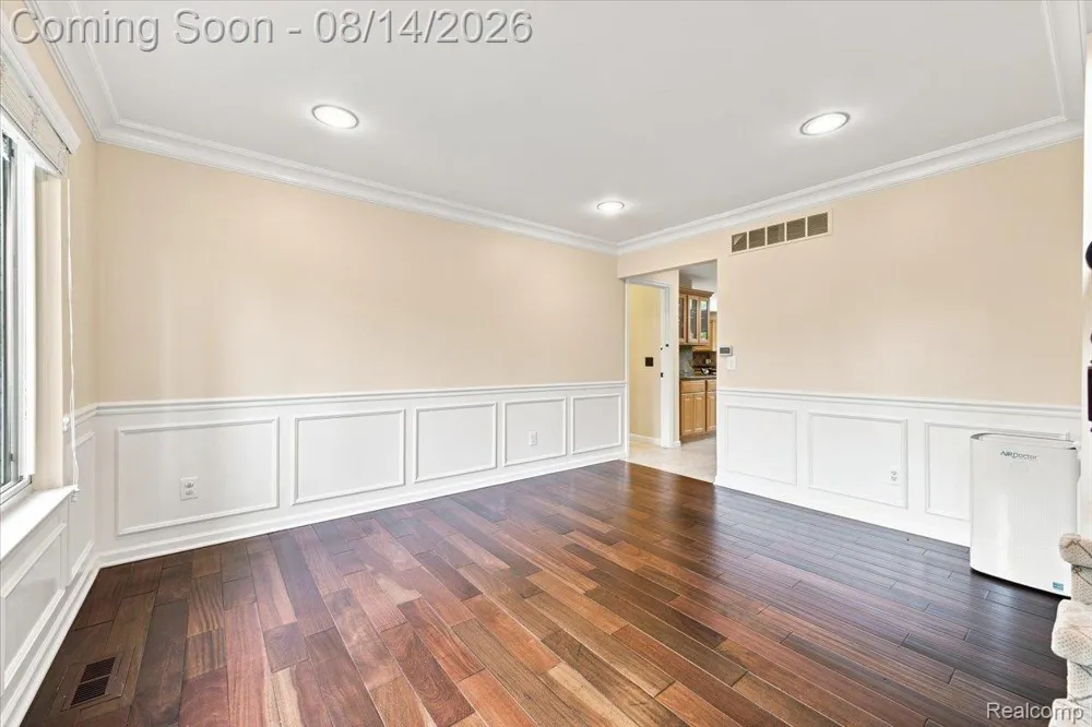 55513 Caesars Drive Shelby Charter Township, MI 48315