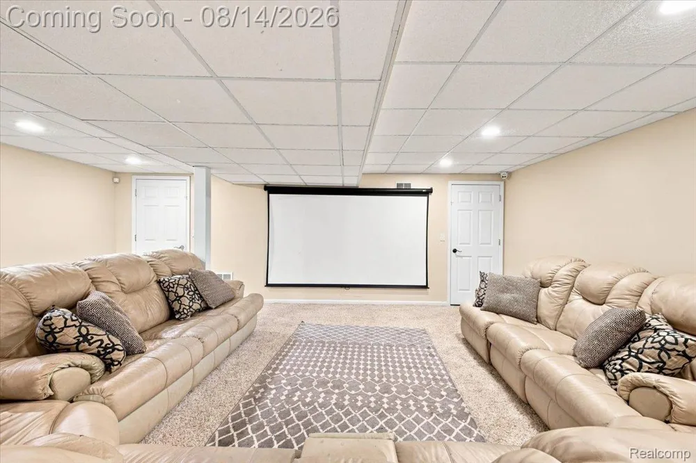 55513 Caesars Drive Shelby Charter Township, MI 48315