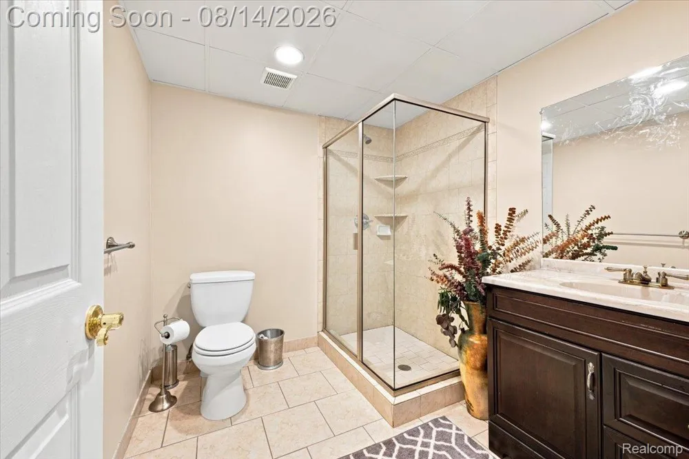 55513 Caesars Drive Shelby Charter Township, MI 48315