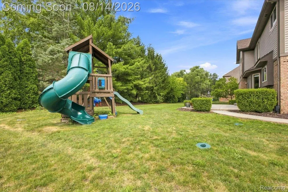 55513 Caesars Drive Shelby Charter Township, MI 48315